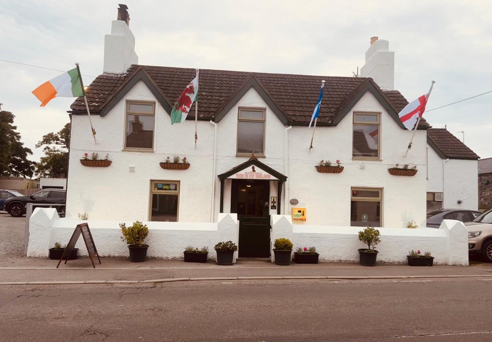 Holland Hotel Llanfachraeth 外观 照片