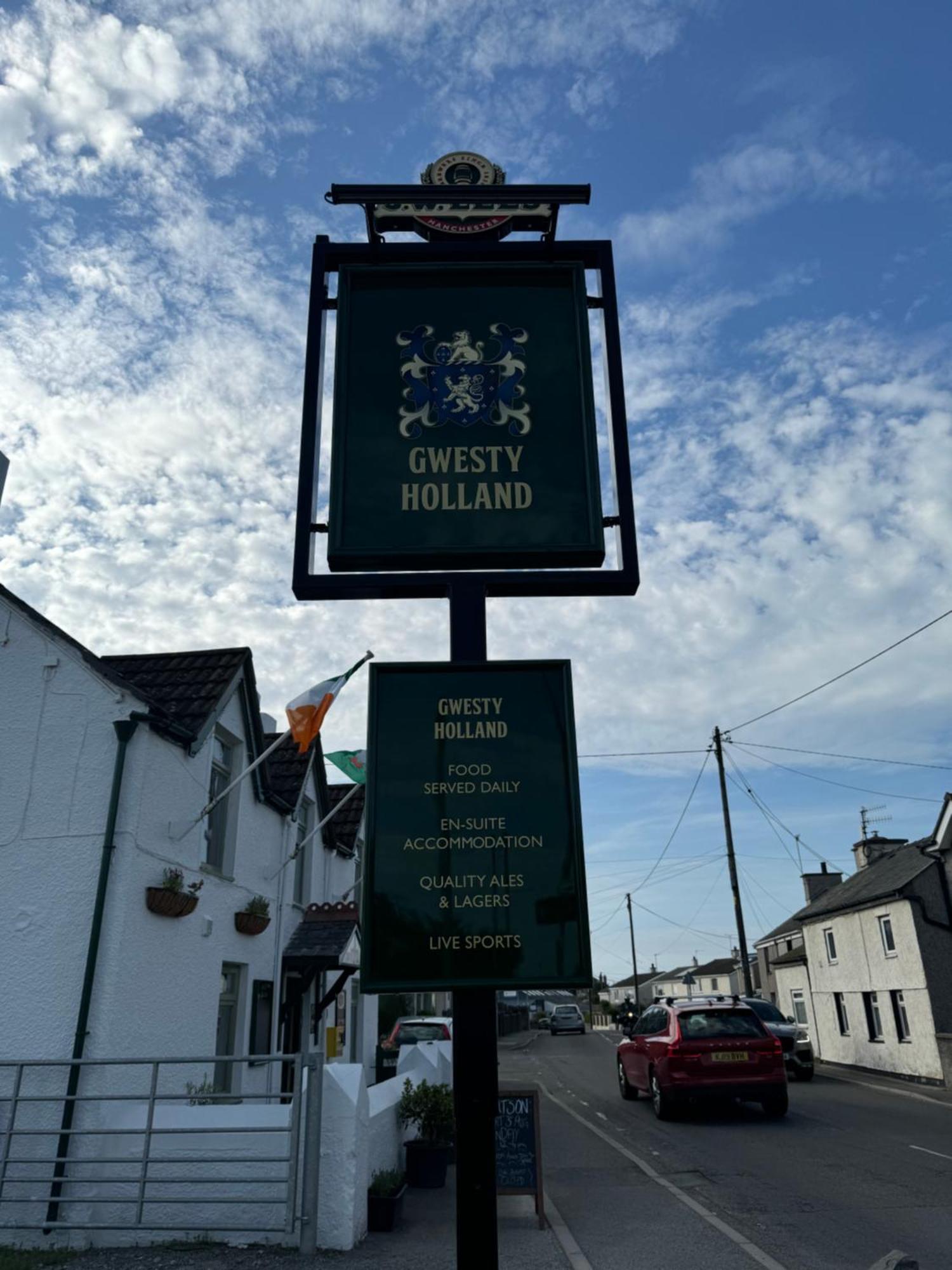Holland Hotel Llanfachraeth 外观 照片
