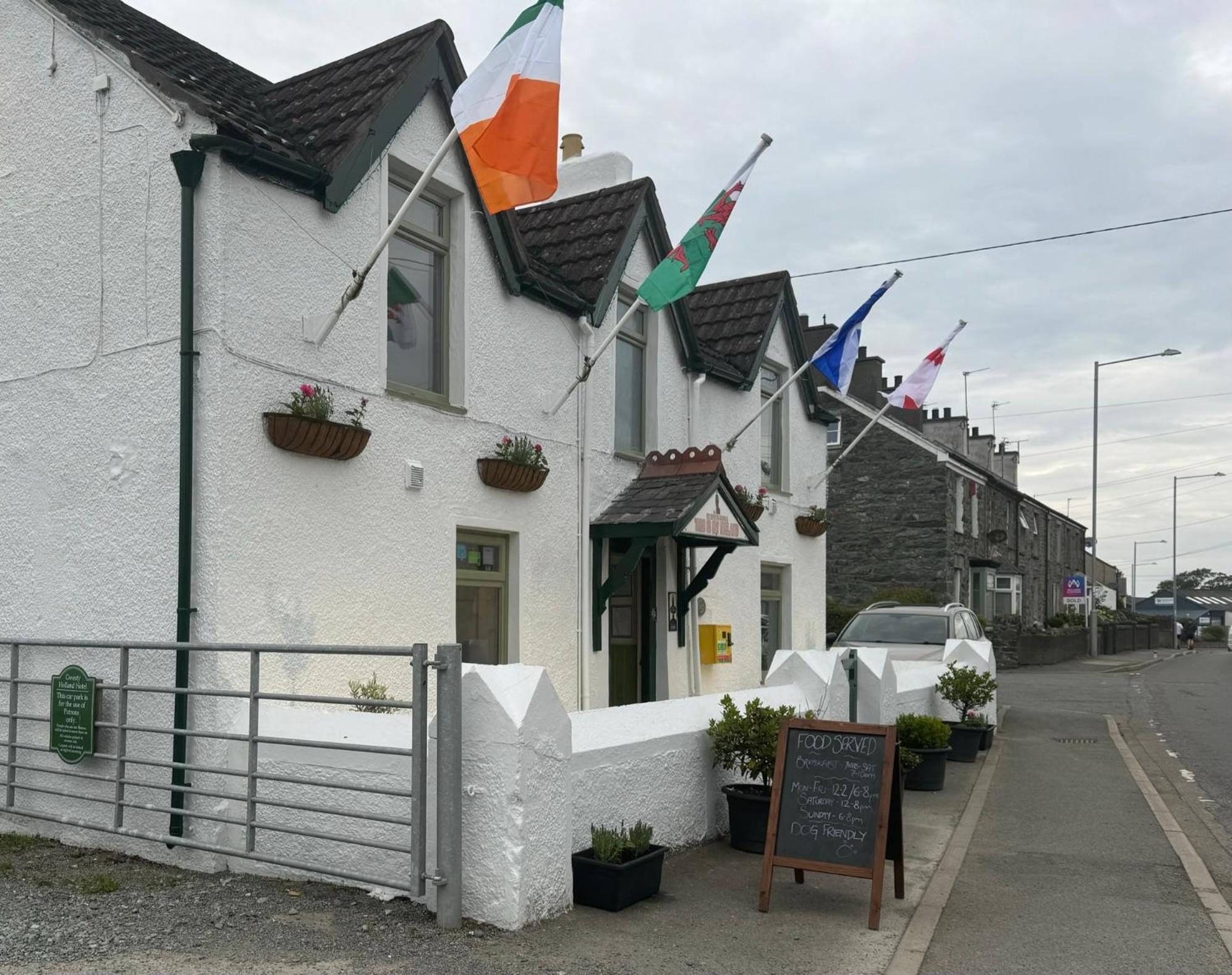 Holland Hotel Llanfachraeth 外观 照片