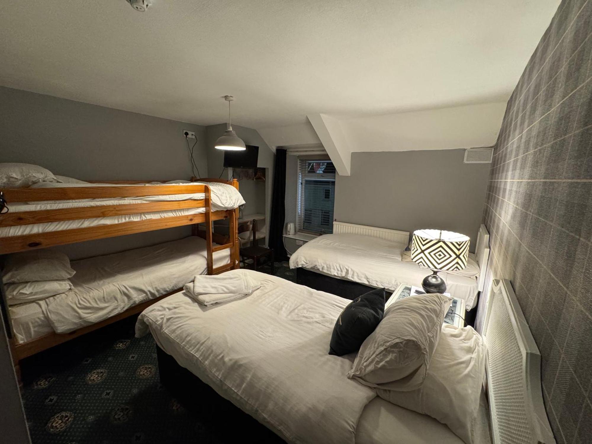 Holland Hotel Llanfachraeth 外观 照片